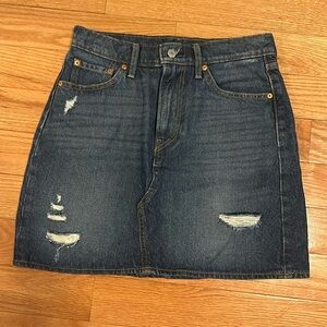 Levi jean skirt size 29